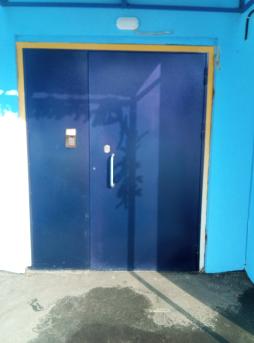 Тактильная лента на входах